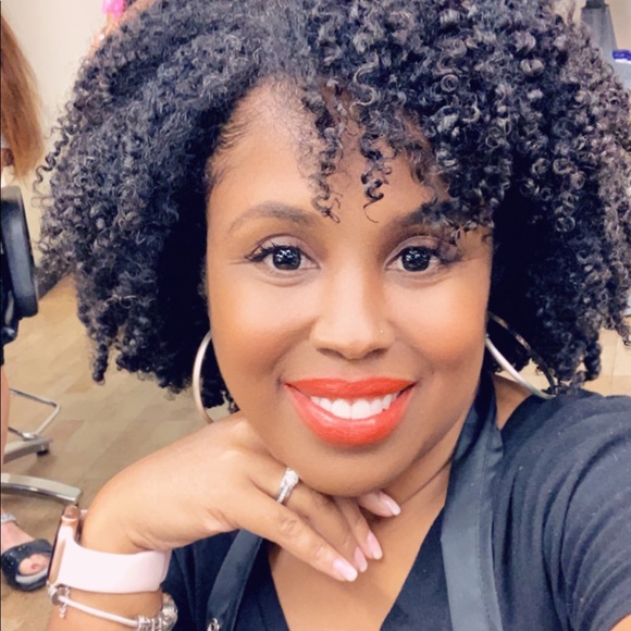 Meet your Posher, Princess - Picture 1 of 8